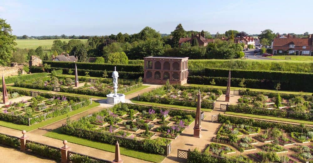The Elizabethan garden at Kenilworth Castle